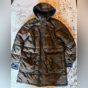 American Eagle Outfitters Camouflage Puffer Jacket